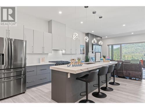 7141 Nakiska Drive, Vernon, BC - Indoor Photo Showing Kitchen With Upgraded Kitchen