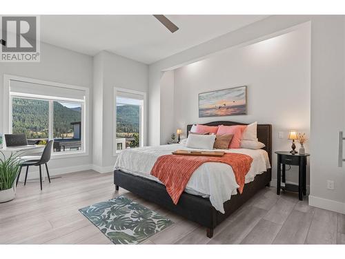 7141 Nakiska Drive, Vernon, BC - Indoor Photo Showing Bedroom