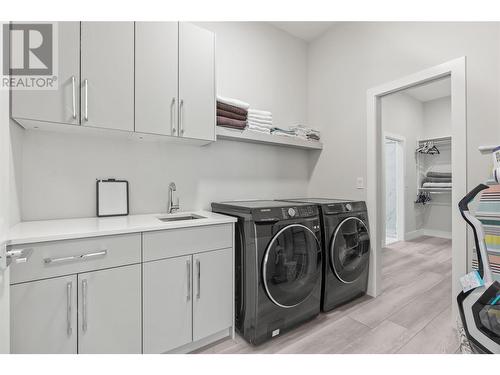 7141 Nakiska Drive, Vernon, BC - Indoor Photo Showing Laundry Room