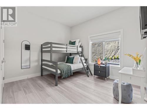 7141 Nakiska Drive, Vernon, BC - Indoor Photo Showing Bedroom