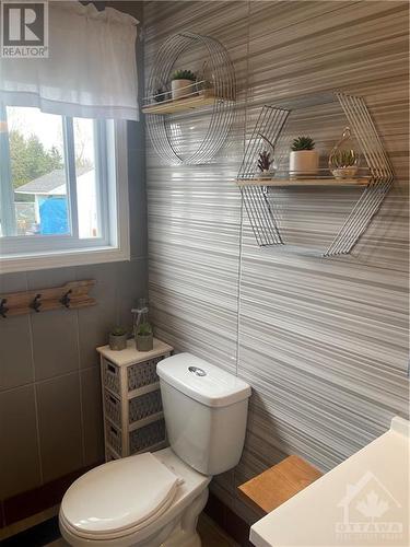 68 Lafleche Boulevard, Casselman, ON - Indoor Photo Showing Bathroom