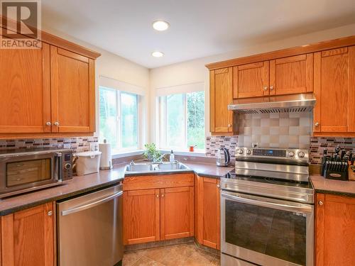 4556 Quesnel-Hydraulic Road, Quesnel, BC - Indoor Photo Showing Kitchen With Double Sink