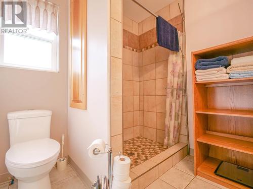 4556 Quesnel-Hydraulic Road, Quesnel, BC - Indoor Photo Showing Bathroom