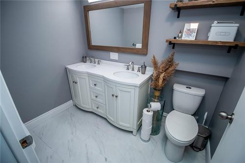 51 Bunting Road|Unit #Lower, St. Catharines, ON - Indoor Photo Showing Bathroom
