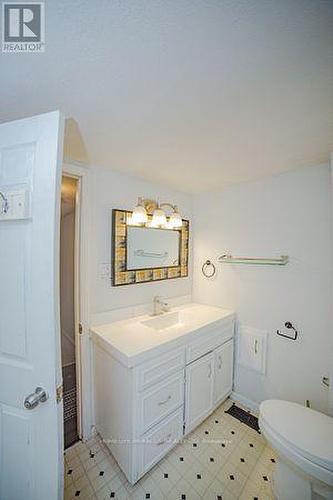 36 Lyman St, London, ON - Indoor Photo Showing Bathroom