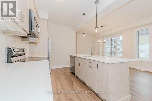 #57 -143 Elgin St N, Cambridge, ON - Indoor Photo Showing Kitchen With Upgraded Kitchen