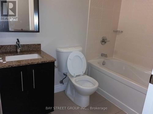208 - 233 South Park Road, Markham, ON - Indoor Photo Showing Bathroom