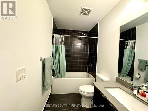 #420 -2908 Highway 7, Vaughan, ON - Indoor Photo Showing Bathroom