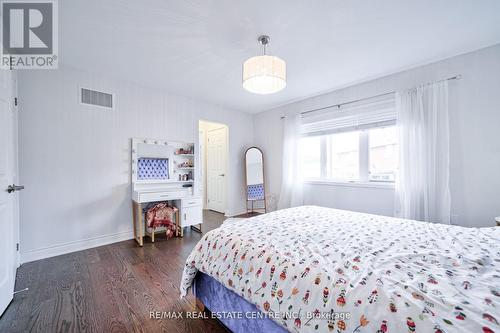 980 Clark Blvd, Milton, ON - Indoor Photo Showing Bedroom