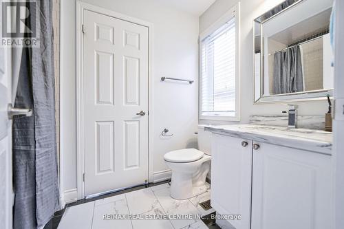 980 Clark Blvd, Milton, ON - Indoor Photo Showing Bathroom