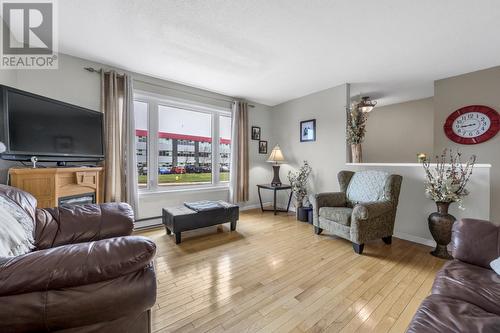 383 Newfoundland Drive, St. John'S, NL - Indoor Photo Showing Living Room