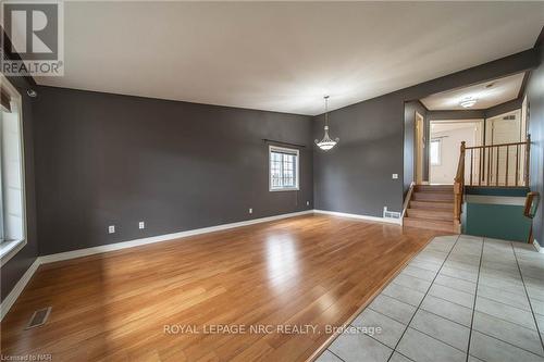 8213 Harvest Cres, Niagara Falls, ON - Indoor Photo Showing Other Room
