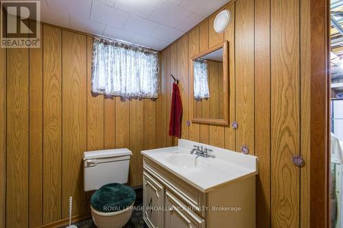 5 Plaza Sq, Belleville, ON - Indoor Photo Showing Bathroom