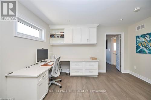 72 Mackenzie King Ave, St. Catharines, ON - Indoor Photo Showing Office