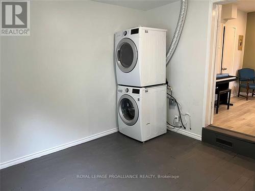 90-92 Cavan St, Port Hope, ON - Indoor Photo Showing Laundry Room