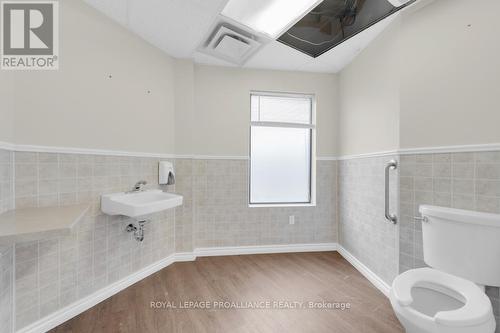 108 Russell St N, Centre Hastings, ON - Indoor Photo Showing Bathroom