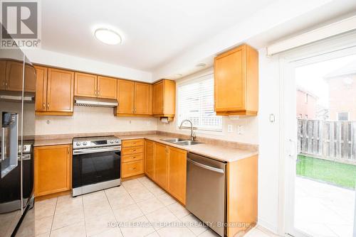 21 Silver Egret Rd, Brampton, ON - Indoor Photo Showing Kitchen With Double Sink