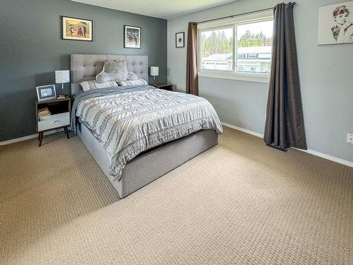 305 31St Avenue S, Cranbrook, BC - Indoor Photo Showing Bedroom
