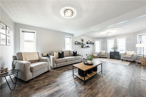 189 Gatestone Drive, Stoney Creek, ON - Indoor Photo Showing Living Room