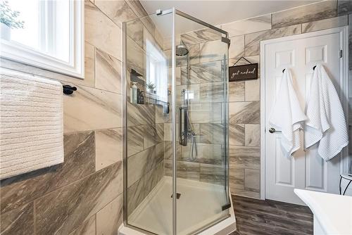189 Gatestone Drive, Stoney Creek, ON - Indoor Photo Showing Bathroom