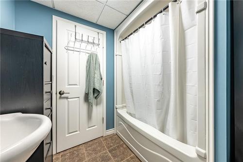 189 Gatestone Drive, Stoney Creek, ON - Indoor Photo Showing Bathroom