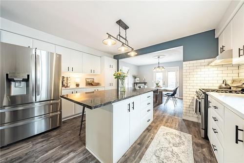 189 Gatestone Drive, Stoney Creek, ON - Indoor Photo Showing Kitchen With Upgraded Kitchen