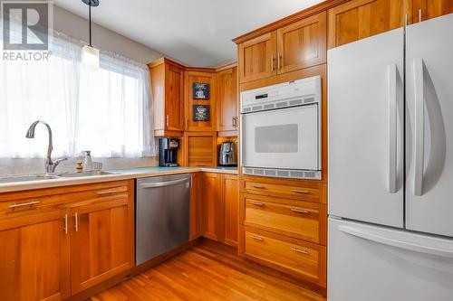 25 St Laurent Avenue, Long Sault, ON - Indoor Photo Showing Kitchen With Double Sink