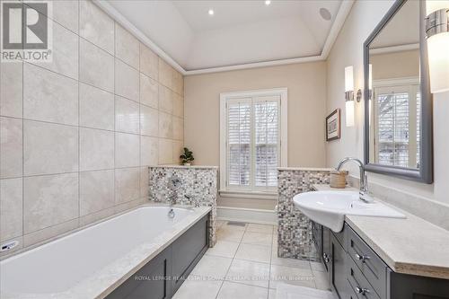27 St Andrews Gardens, Toronto, ON - Indoor Photo Showing Bathroom