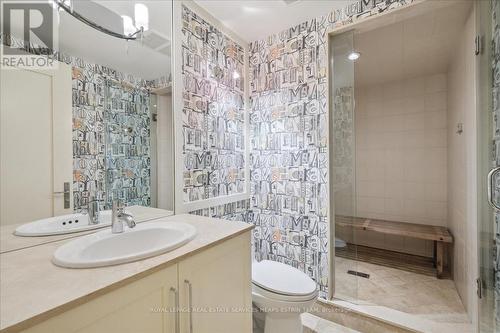 27 St Andrews Gardens, Toronto, ON - Indoor Photo Showing Bathroom
