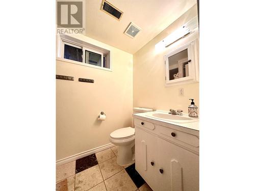 6491 Park Drive Drive, Oliver, BC - Indoor Photo Showing Bathroom