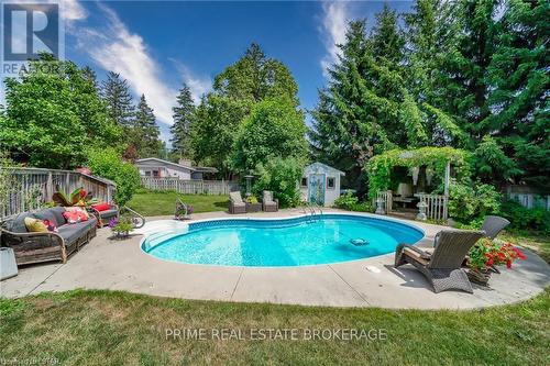 7 Northcrest Dr, London, ON - Outdoor With In Ground Pool With Backyard