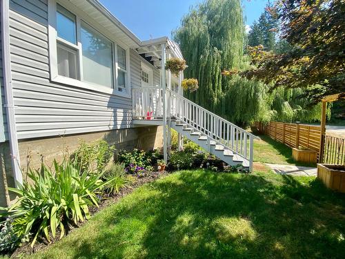 416 Fowler Street, Riondel, BC - Outdoor