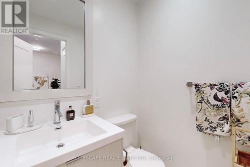 #914 -38 Cameron St E, Toronto, ON - Indoor Photo Showing Bathroom