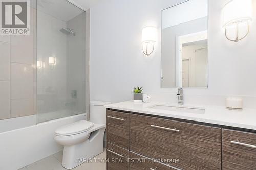 #305 -241 Sea Ray Ave, Innisfil, ON - Indoor Photo Showing Bathroom