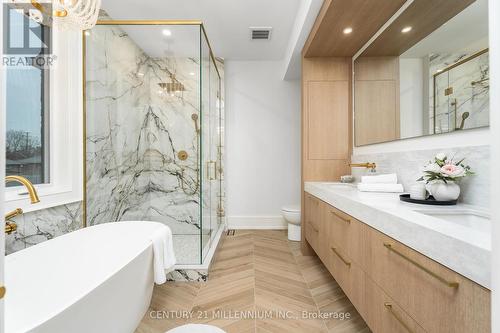 501 Avonwood Drive, Mississauga, ON - Indoor Photo Showing Bathroom