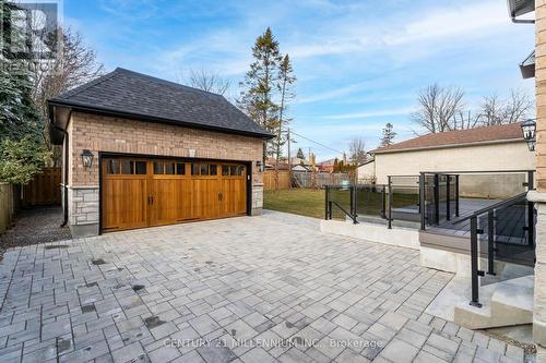 501 Avonwood Dr, Mississauga, ON - Outdoor