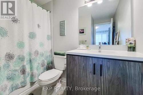 320 - 95 Dundas Street W, Oakville, ON - Indoor Photo Showing Bathroom