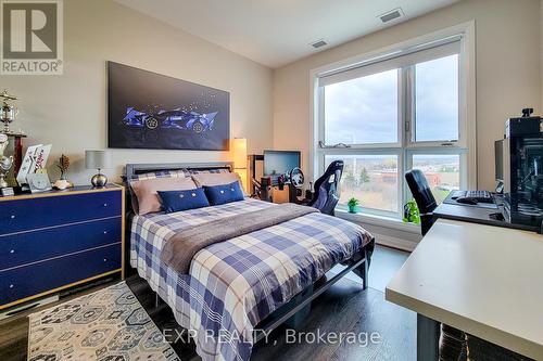 320 - 95 Dundas Street W, Oakville, ON - Indoor Photo Showing Bedroom