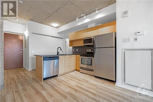 324 Laurier Avenue W Unit#2113, Ottawa, ON - Indoor Photo Showing Kitchen With Stainless Steel Kitchen