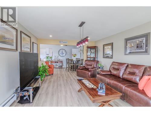 3632 Forbes Road, Lac La Hache, BC - Indoor Photo Showing Living Room