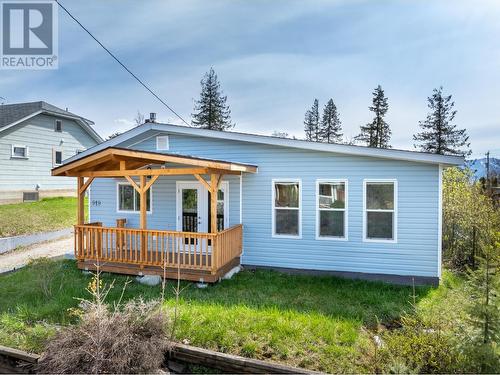 919 Regina Street, Creston, BC - Outdoor With Deck Patio Veranda