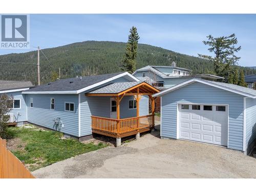 919 Regina Street, Creston, BC - Outdoor