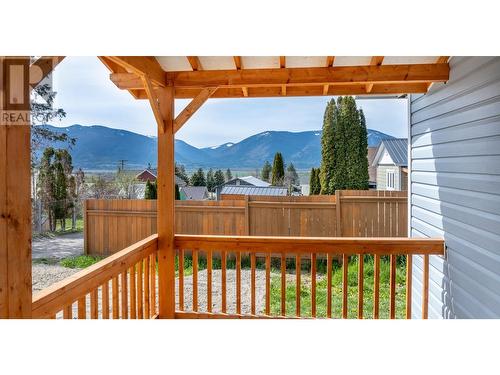 919 Regina Street, Creston, BC - Outdoor With Exterior