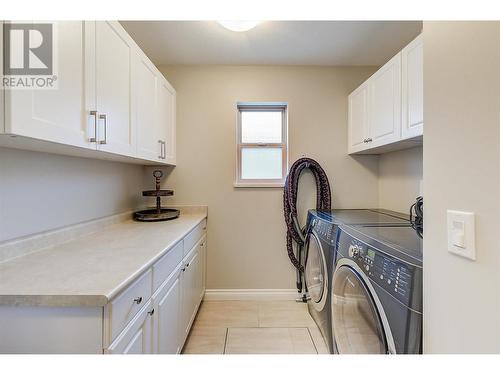 2365 Stillingfleet Road Unit# 51, Kelowna, BC - Indoor Photo Showing Laundry Room