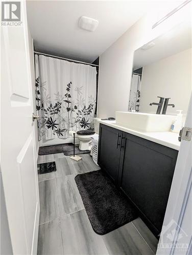 3rd full bath in basement - 172 Aubrais Crescent, Ottawa, ON - Indoor Photo Showing Bathroom
