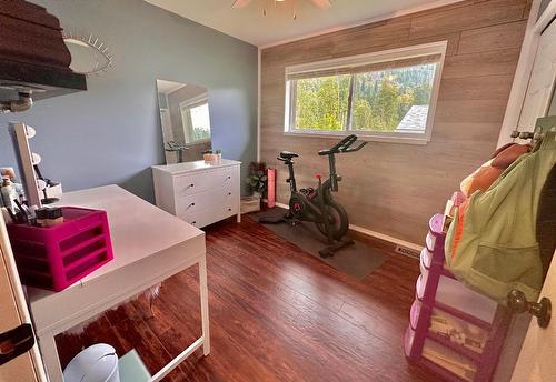 109 12Th Avenue, Genelle, BC - Indoor Photo Showing Gym Room