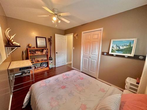109 12Th Avenue, Genelle, BC - Indoor Photo Showing Bedroom