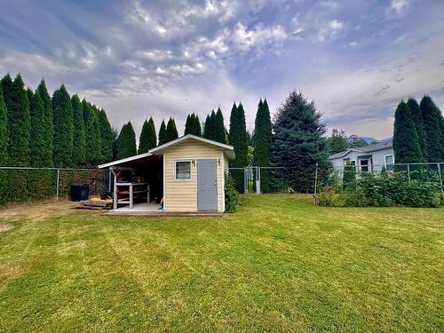 109 12Th Avenue, Genelle, BC - Outdoor