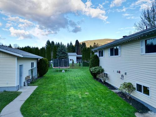 109 12Th Avenue, Genelle, BC - Outdoor With Exterior