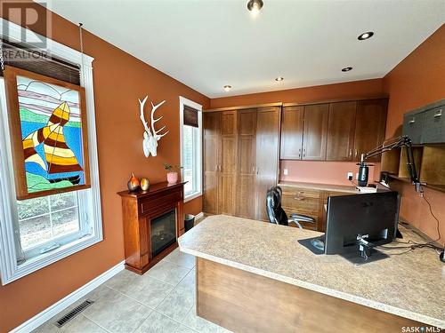 209 Riverbend Place, Battleford, SK - Indoor With Fireplace